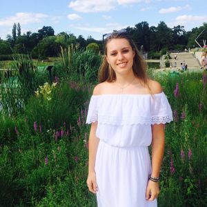 Meet your Posher, Claire elise